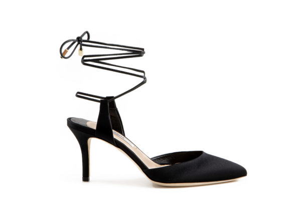 Black medium heel pump woman shoe attachante
