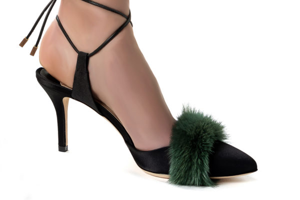 Black medium heel pump woman shoe attachante with mink